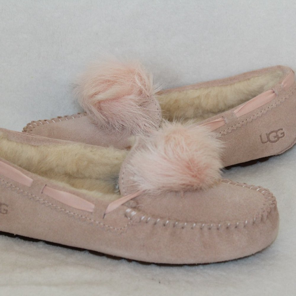 UGG NEW DAKOTA POM SUEDE SHEARLING SLIPPERS PINK - Picture 3 of 9